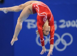 体育彩票_布伦特福德锁定未来，挪威国脚后卫阿耶续约至2030年